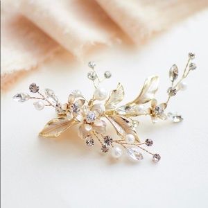 New in box light gold bridal clip